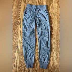 Lululemon women’s size 2 studio pant joggers.